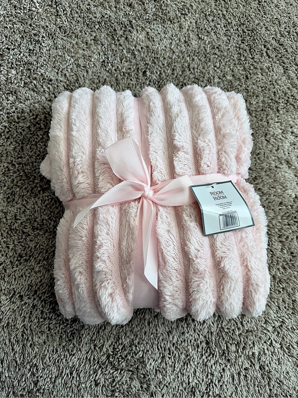 Room Essentials Ribbed Plush Throw Blanket Pink NWT